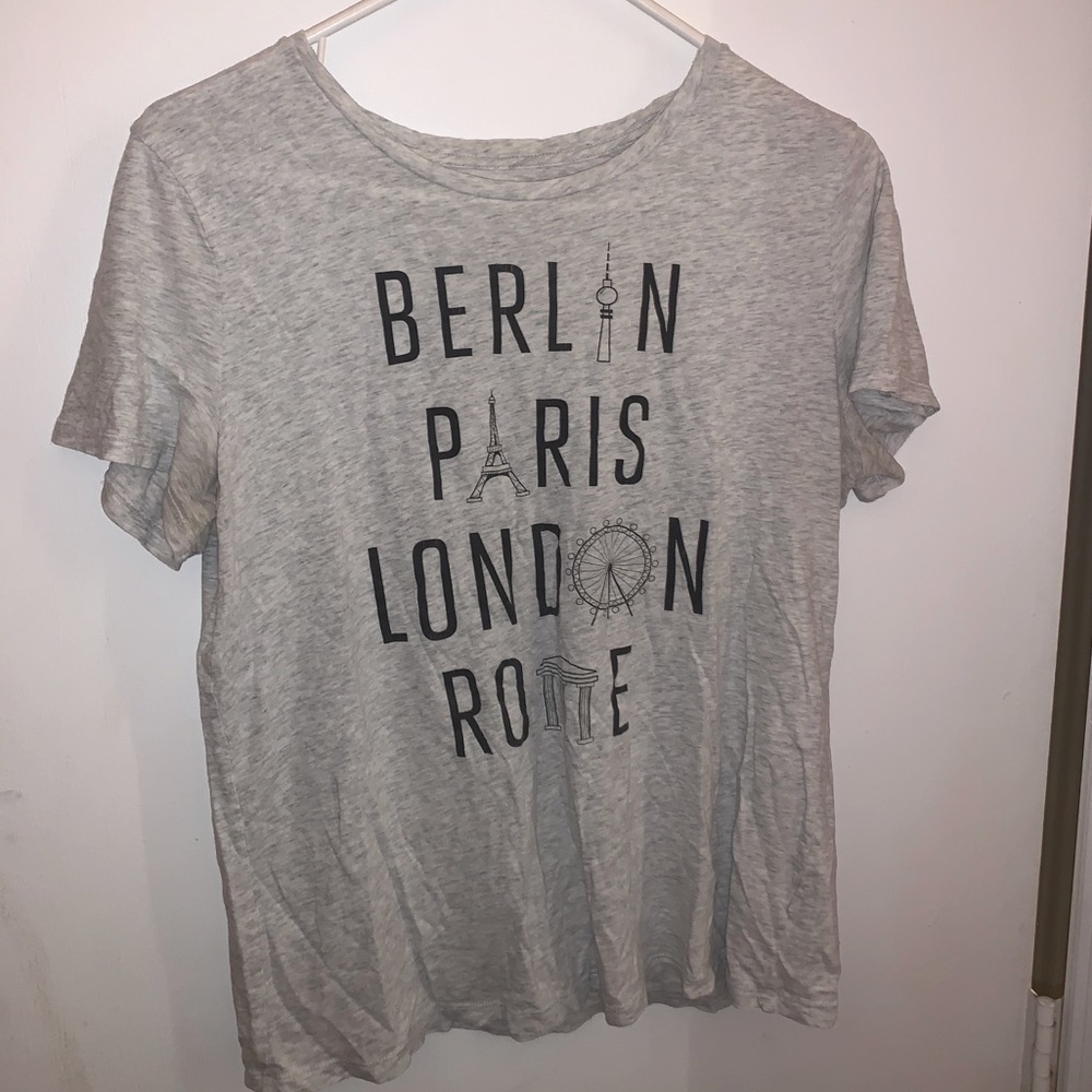 Old Navy T-Shirt